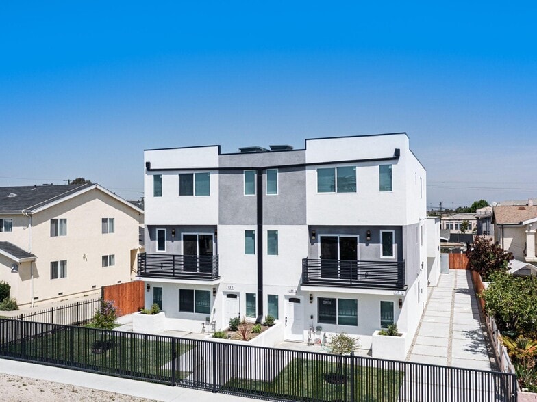 Primary Photo Of 137 E 119th St, Los Angeles Apartments For Sale
