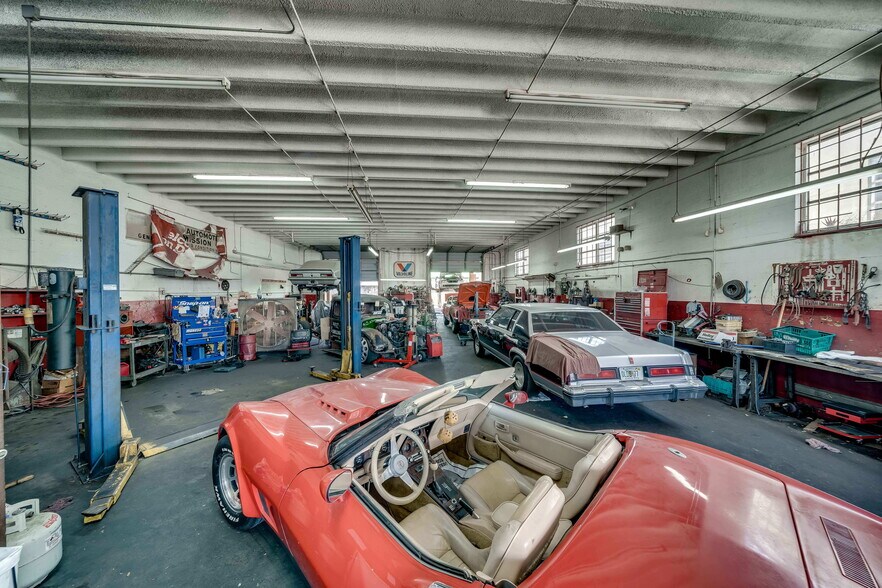 More Photos Of 1040 NE 44th St, Oakland Park Auto Repair For Sale