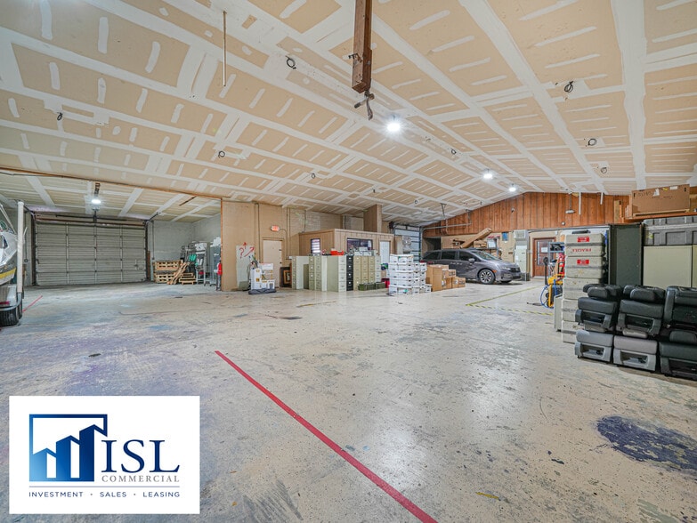 More Photos Of 112 N Poplar Ave, Sanford Flex For Sale