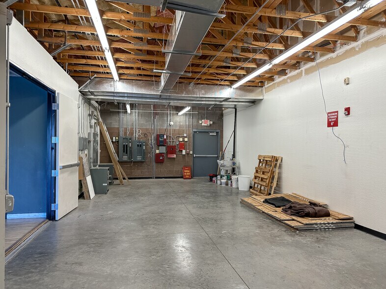 More Photos Of 12409 W Indian School Rd, Avondale Office For Sale