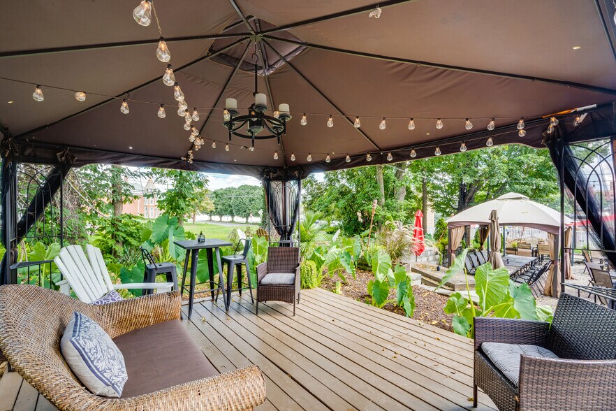 More Photos Of 412 6th St, Bristol Restaurant For Sale