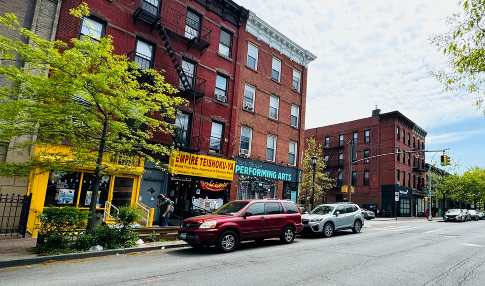 Primary Photo Of 271 Prospect Park W, Brooklyn Apartments For Lease