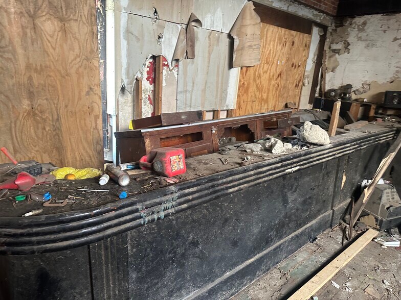 More Photos Of 5000 Mcdougall St, Detroit Convenience Store For Sale