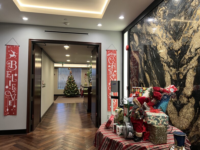 More Photos Of 215 N Marengo Ave, Pasadena Office For Sale