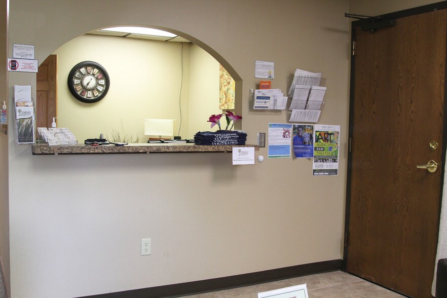 More Photos Of 1652 Greenview Dr SW, Rochester Office For Lease