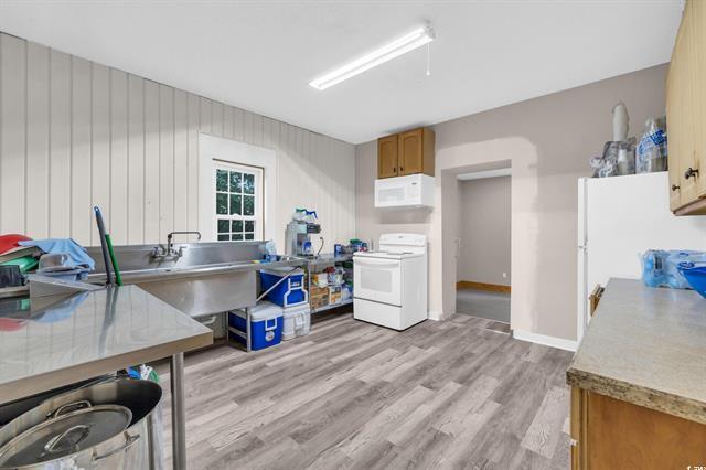 More Photos Of 53 Garden Ave, Georgetown Warehouse For Sale