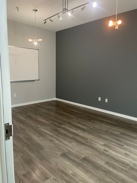 More Photos Of 2332 Cotner Ave, Los Angeles Loft Creative Space For Lease