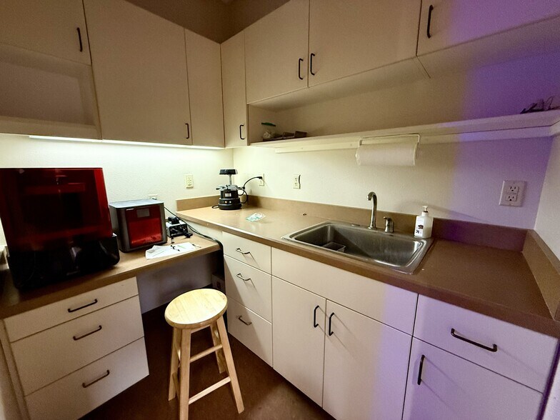 More Photos Of 1569 SW Nancy Way, Bend Medical For Lease