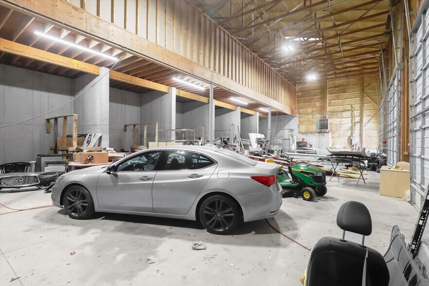 More Photos Of 4028 Hanover Pike, Manchester Auto Repair For Sale