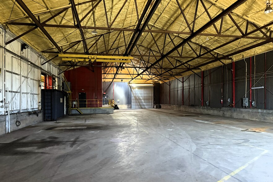 More Photos Of 3024 Commerce St, Port Arthur Warehouse For Sale