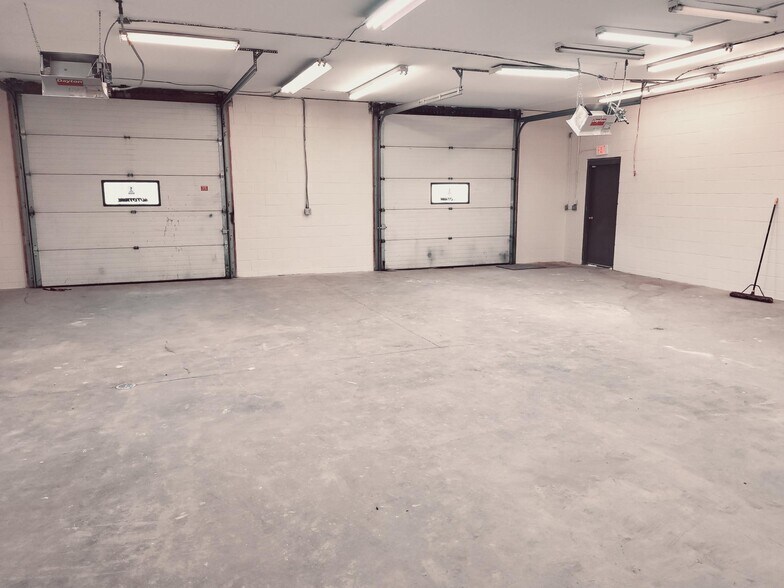 More Photos Of 3400 Leechburg Rd, Pittsburgh Auto Repair For Sale
