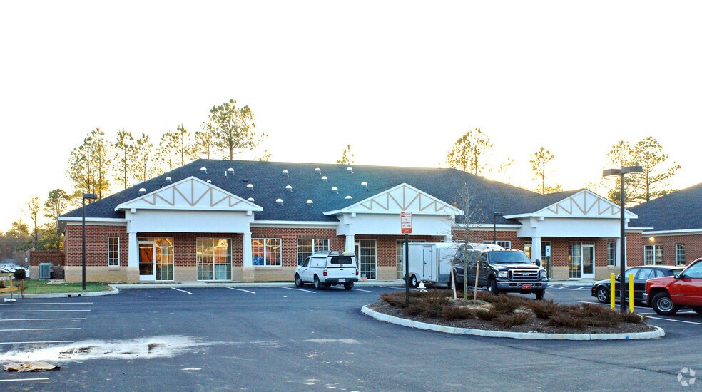 More Photos Of 5500 Whiteside Dr, Sandston Medical For Lease