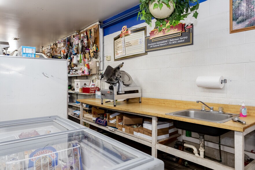 More Photos Of 1401 S Whitford Rd, West Chester Storefront Retail Residential For Sale