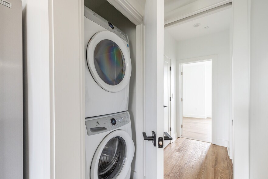 More Photos Of 85 E Sharpnack St, Philadelphia Apartments For Sale