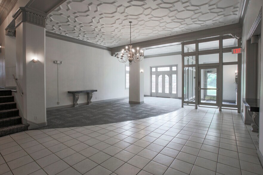 More Photos Of 3025 N Meridian St, Indianapolis Apartments For Sale
