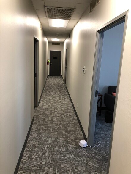 More Photos Of 13619-13625 Neutron Rd, Farmers Branch Light Manufacturing For Lease