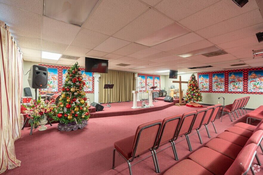 More Photos Of 1624-1642 Puente Ave, Baldwin Park Unknown For Lease