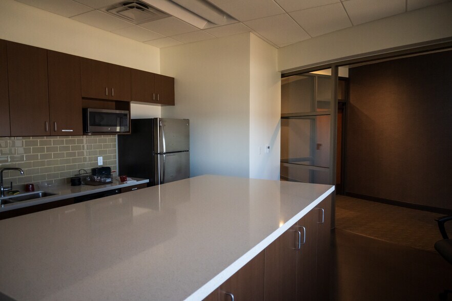 More Photos Of 8200 S Unit Dr, Tulsa Office For Lease