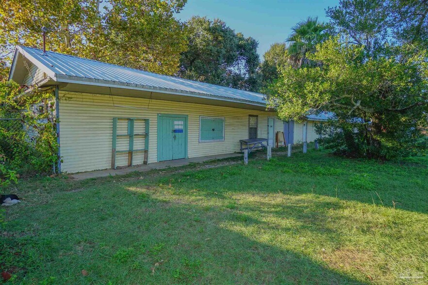 More Photos Of 1201 T St, Pensacola Freestanding For Sale