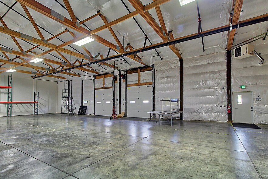 More Photos Of 1106 Airpark Ln, Sandpoint Warehouse For Lease