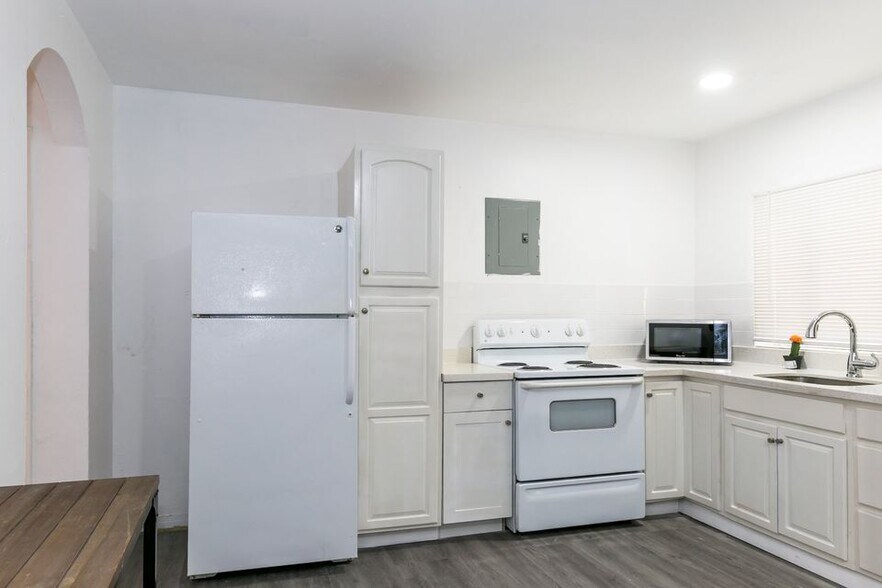 More Photos Of 635 SW 16th Ave, Miami Apartments For Sale