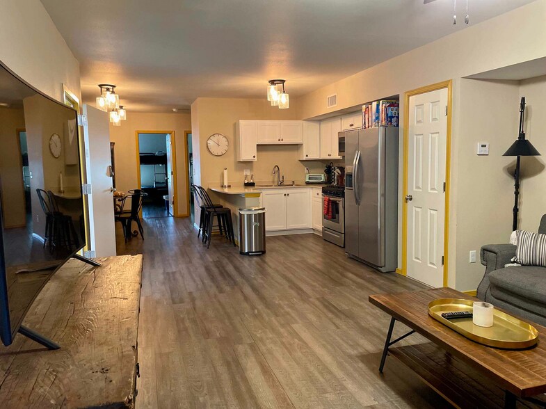 More Photos Of 1228 Wyoming Ave, El Paso Flex For Sale