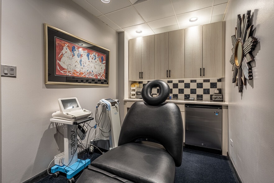 More Photos Of 111 N Wabash Ave, Chicago Medical For Lease