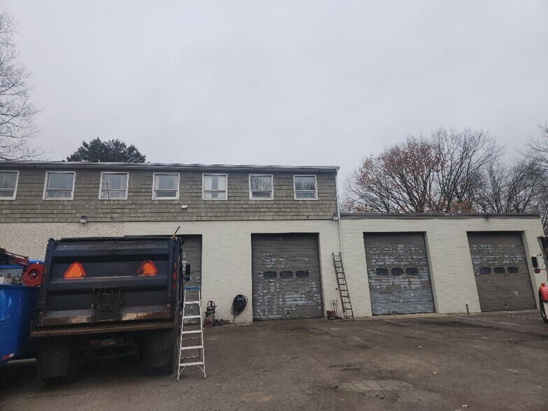 More Photos Of 370 Ardale St, West Haven Light Manufacturing For Sale