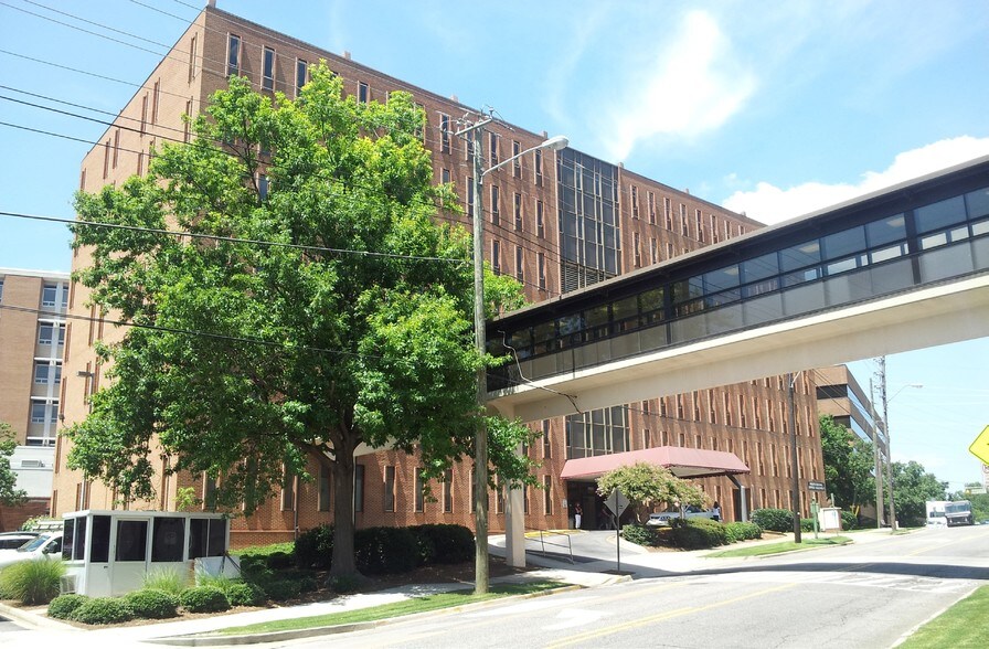 More Photos Of 2660 10th Ave S, Birmingham Medical For Lease