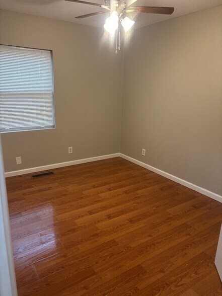 More Photos Of 944-944 Chadwick Dr, Kingsport Apartments For Sale