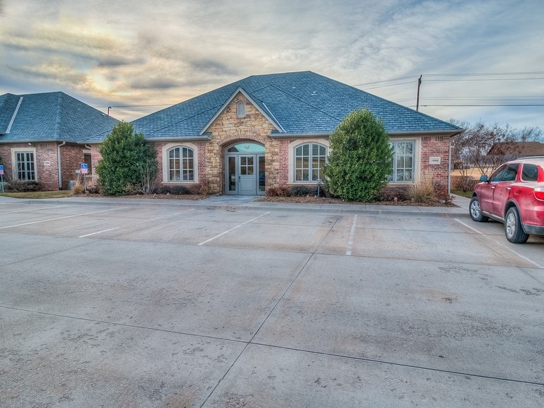 More Photos Of 1000 NW 139th Street Pky, Oklahoma City Office For Lease