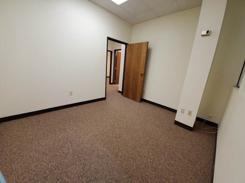 More Photos Of 1408 Fort Crook Rd, Bellevue Office For Sale