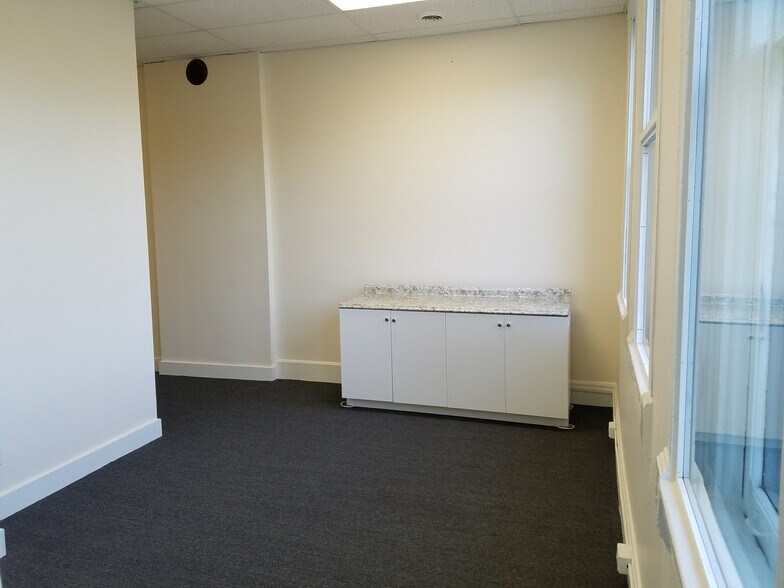 More Photos Of 29 E Market St, Corning Office Residential For Lease