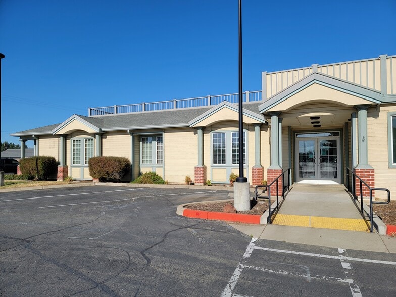 More Photos Of 1221 Bridge St, Yuba City Medical For Lease