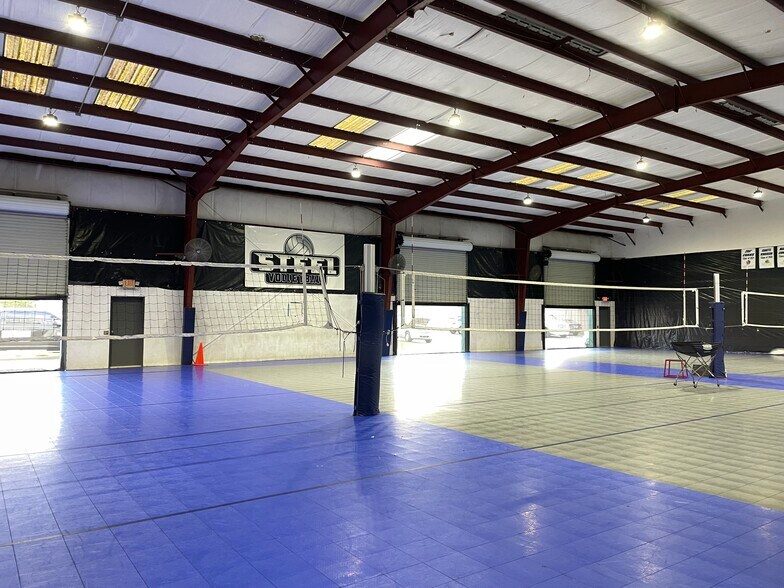 More Photos Of 21422 Carson Dr, Land O' Lakes Warehouse For Sale