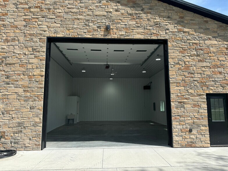 More Photos Of 540 N 3rd St, Polk City Warehouse For Sale