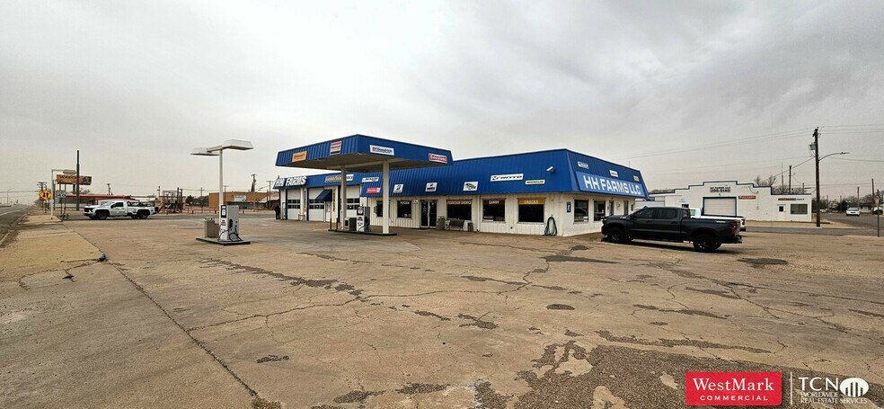 More Photos Of 824 Avenue B, Abernathy Service Station For Sale