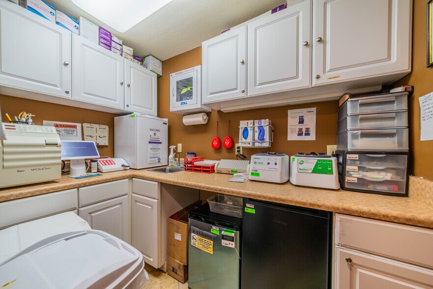 More Photos Of 10508 Gibsonton Dr, Riverview Medical For Sale