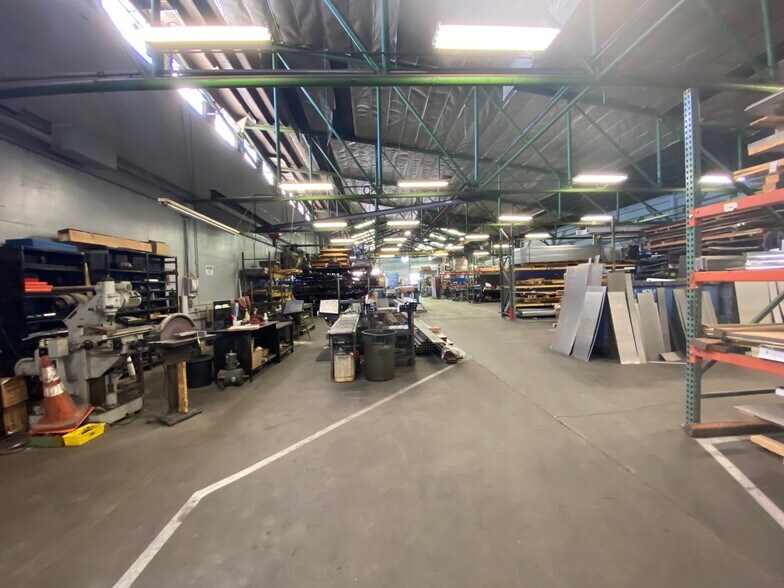 More Photos Of 1431-1441 W 2nd St, Pomona Manufacturing For Sale