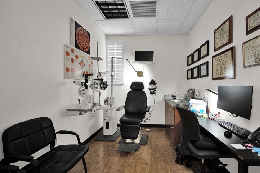 More Photos Of 8404 E Shea Blvd, Scottsdale Medical For Lease