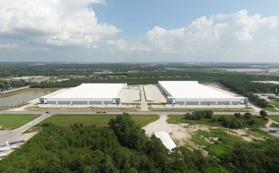 More Photos Of 5814 N Highway 146, Baytown Unknown For Lease