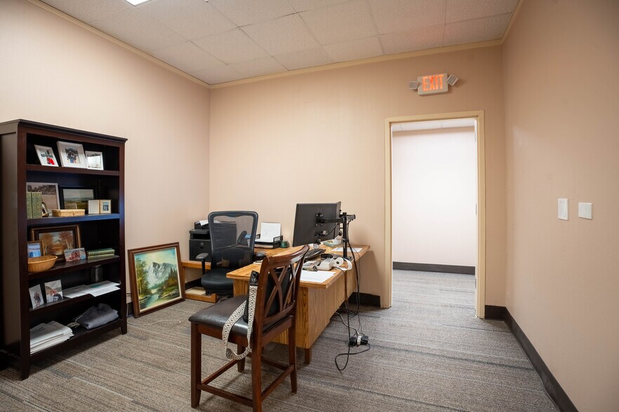 More Photos Of 11703 Indiana Ave, Lubbock Warehouse For Sale