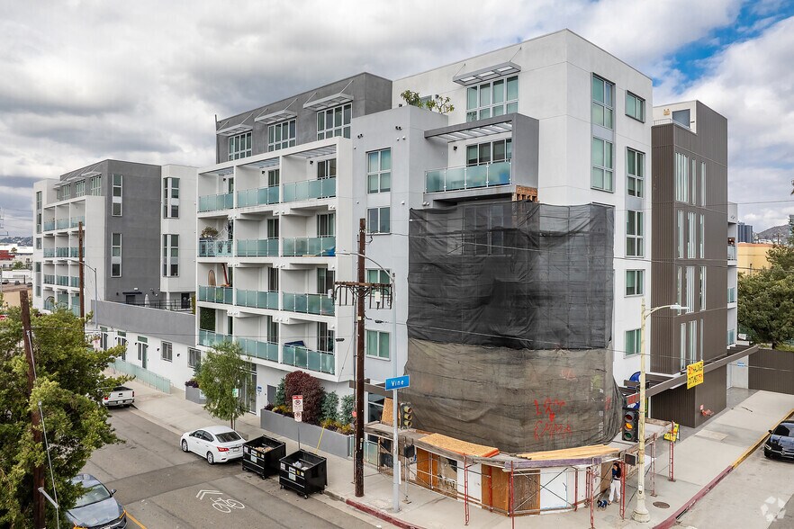 More Photos Of 901 Vine St, West Hollywood Apartments For Lease