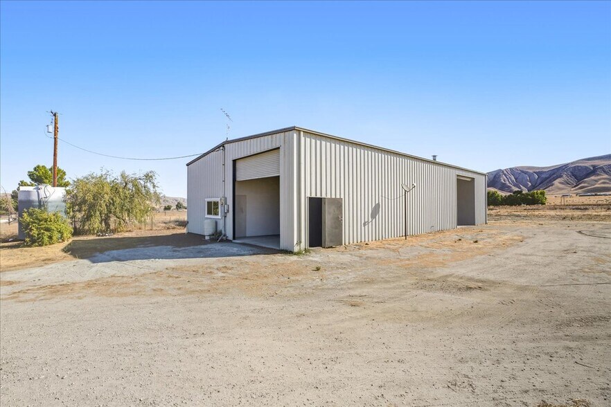 Primary Photo Of 485 S 8th St, Shandon Industrial For Sale