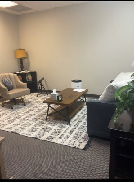 More Photos Of 110 N Cherry St, Olathe Office Residential For Lease