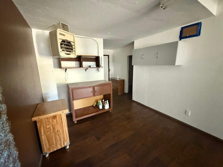 More Photos Of 13284 E Central Ave, Mayer Office Residential For Lease