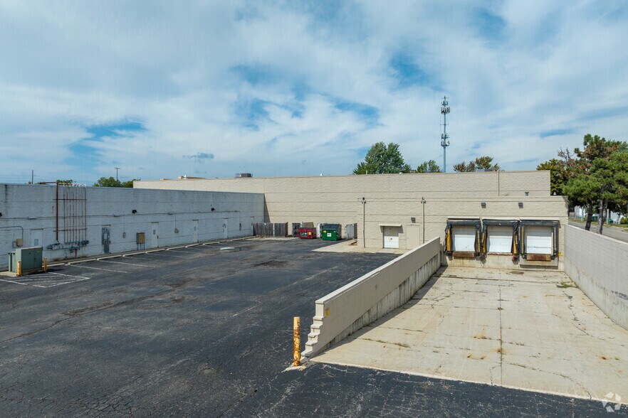 More Photos Of 5866-5870 Middlebelt Rd, Garden City Freestanding For Lease