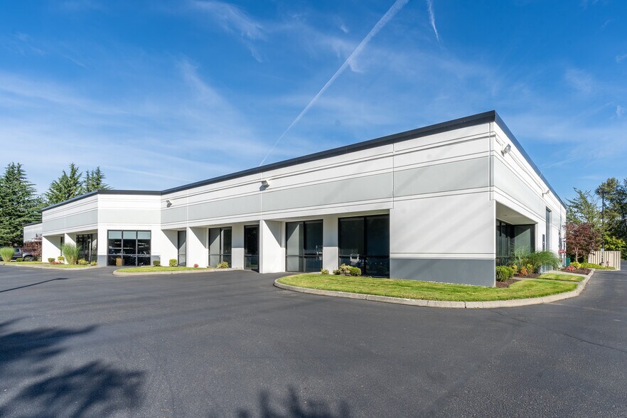 Primary Photo Of 18000-18064 72nd Ave, Kent Flex For Lease
