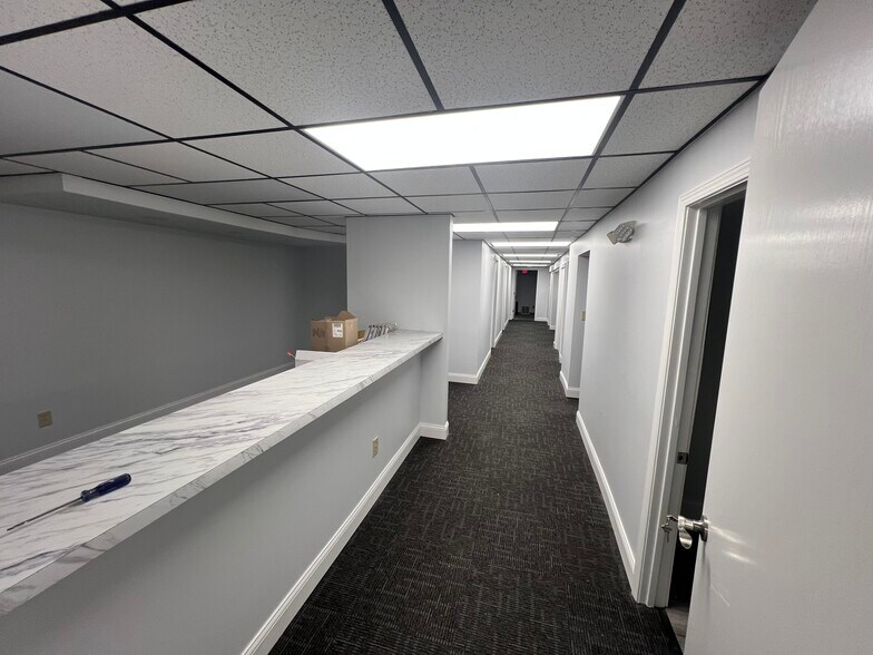 More Photos Of 208 N Shiawassee St, Owosso Office For Lease
