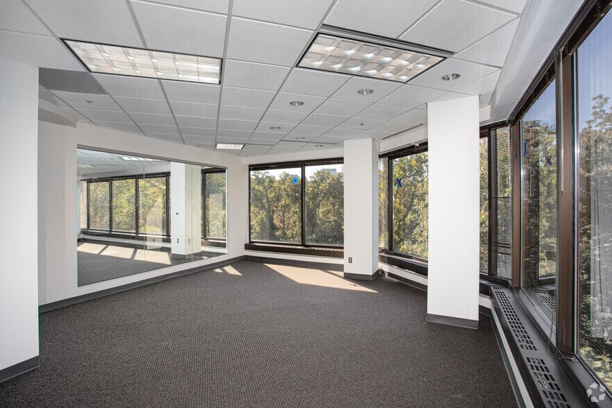 More Photos Of 7927 Jones Branch Dr, McLean Unknown For Lease